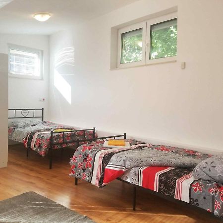 A Spacious 3 Bedroom Apartment In Bad Abbach/Regensburg Exterior foto