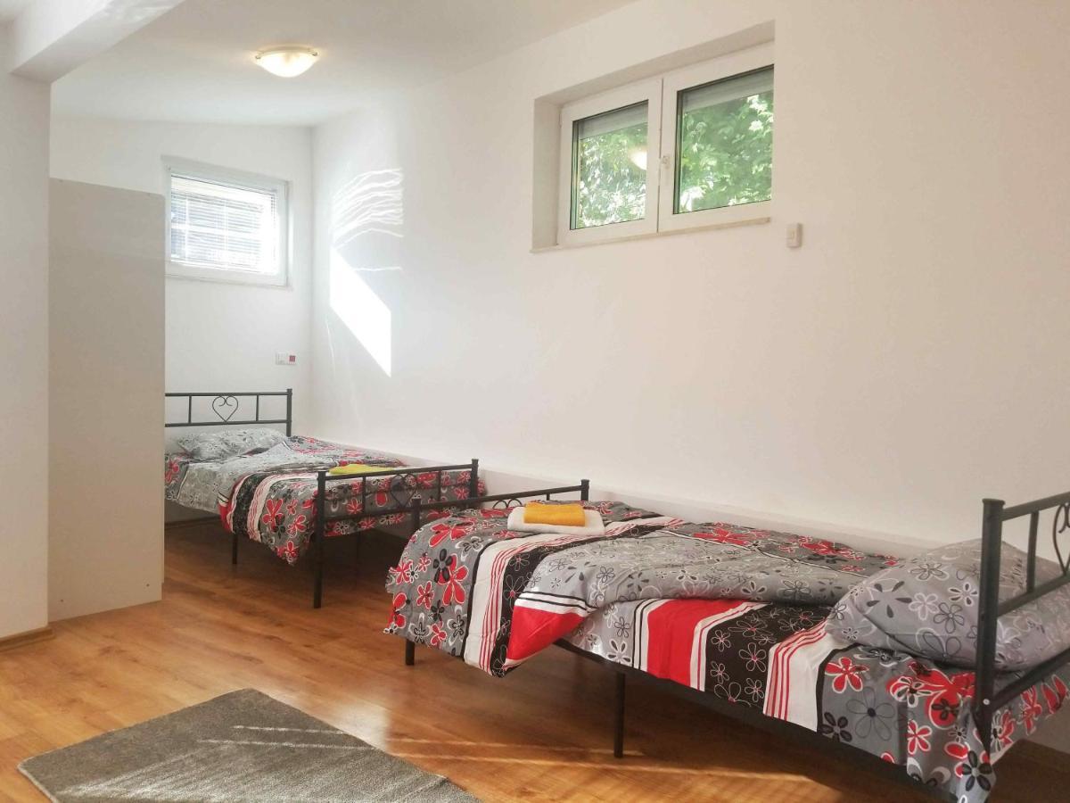 A Spacious 3 Bedroom Apartment In Bad Abbach/Regensburg Exterior foto